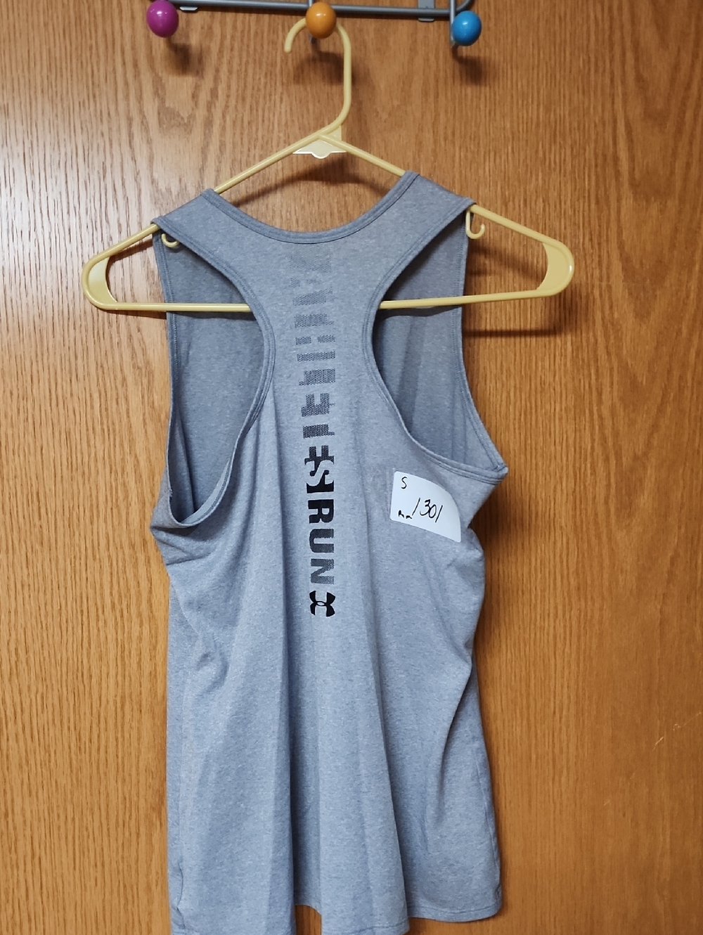 Under Armour Gray Women's Racerback Run Tank Top S number 1301